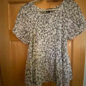 Chic Black and White Patterned Blouse